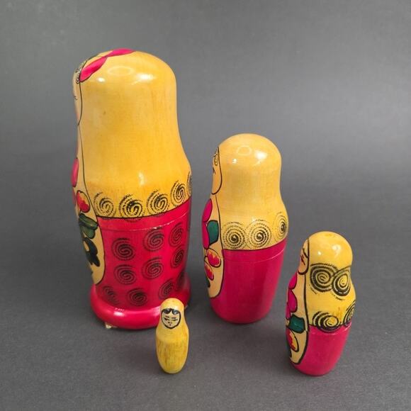 Matryoshka Wood Nesting Dolls Hand Painted Russian 4 Piece Stacking USSR - Picture 3 of 11
